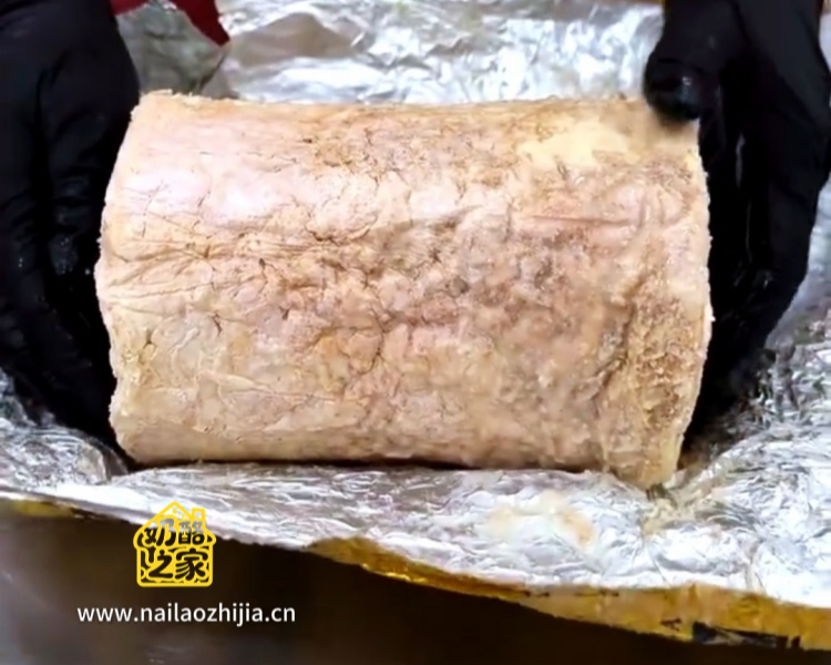 奶酪之家 福尔姆蓝纹奶酪(Fourme au Moelleux)整体外观展示图