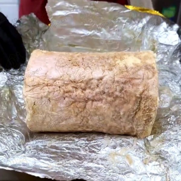 奶酪之家 沃莱甜酒琥珀蓝纹奶酪（Fourme au Moelleux） 整体图