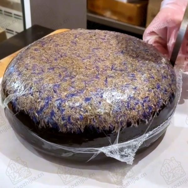 奶酪之家 薰衣草百里香奶酪 (Fromage aux Lavande et Thym)整体图