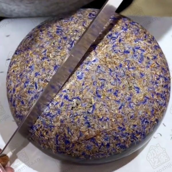 奶酪之家 薰衣草百里香奶酪 (Fromage aux Lavande et Thym)整体图