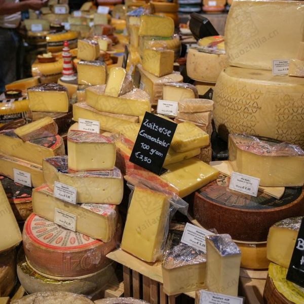 奶酪之家各种各样的奶酪(A wide variety of cheeses)