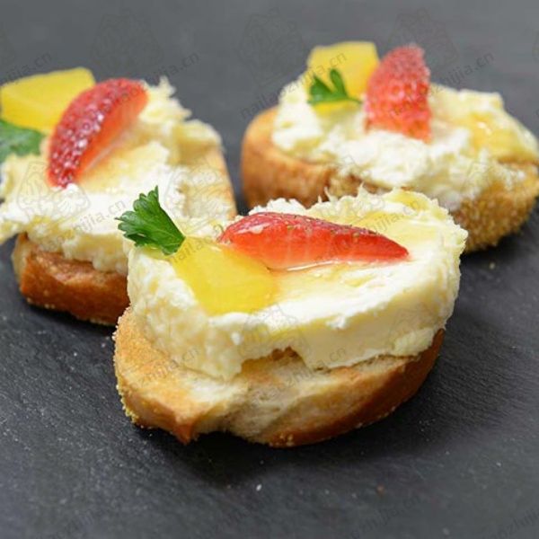 奶酪之家 冬日暖阳奶酪(Apricity Soft Ripened Cheese)拼盘图