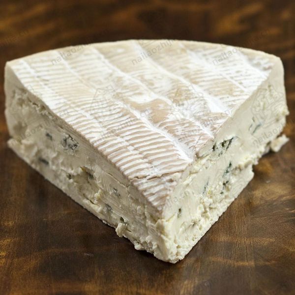 奶酪之家  坎博佐拉蓝纹奶酪（Cambozola Triple Cream Cheese）半切图