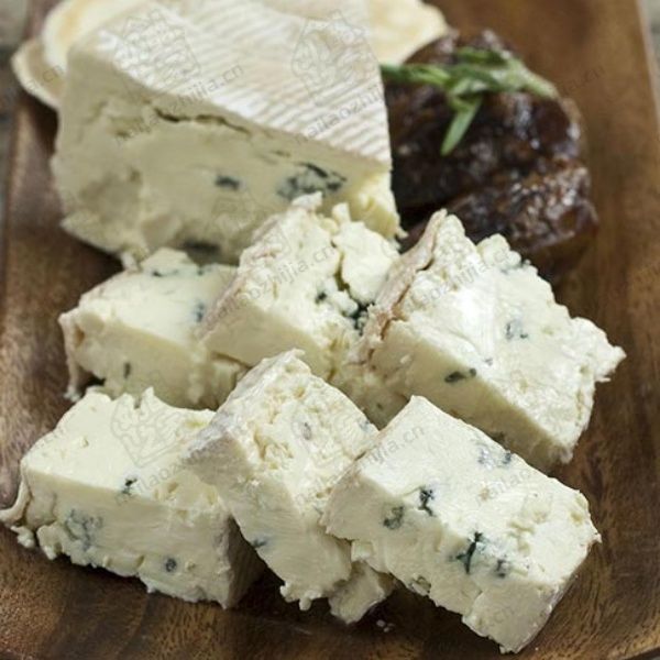 奶酪之家  坎博佐拉蓝纹奶酪（Cambozola Triple Cream Cheese）切片图