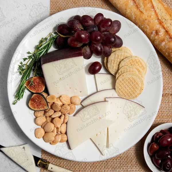 奶酪之家 醉山羊奶酪（DOP）-（Drunken Goat DOP Cheese）拼盘图