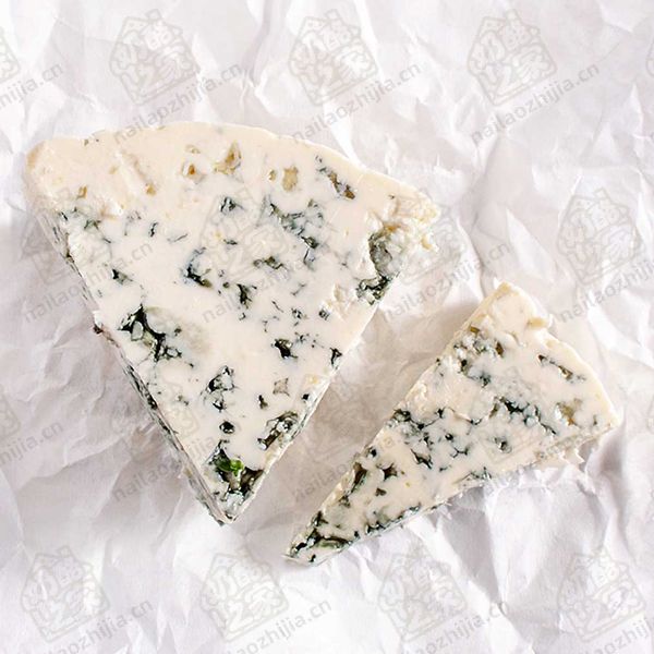 奶酪之家 丹麦绿岛蓝纹奶酪（Green Island Danish Crumbly Blue Cheese）切片图