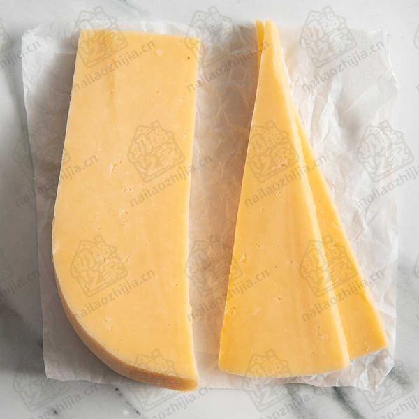 奶酪之家  枫糖高达奶酪（Maple Leaf Red Wax Gouda Cheese）切片图