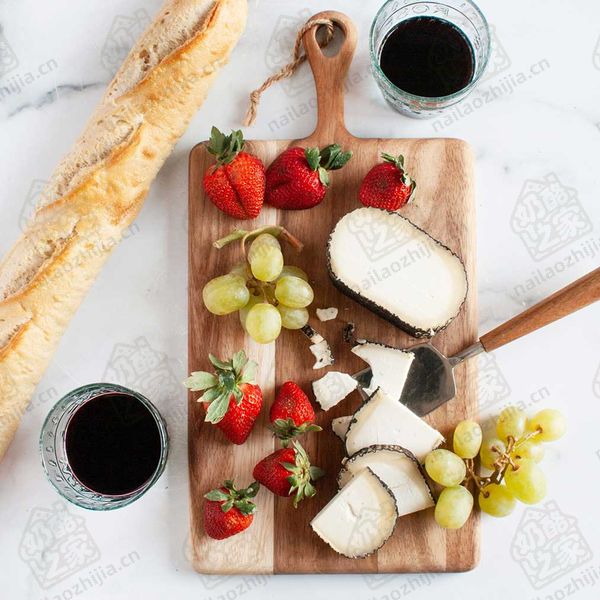 奶酪之家   蒙特埃内布罗奶酪（Monte Enebro Cheese）拼盘图