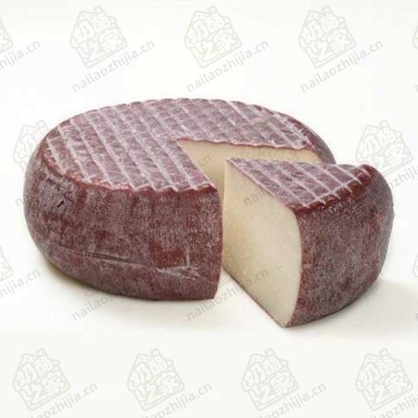 奶酪之家 穆尔西亚奶酪（Murcia al Vino Red Wine Washed Cheese）整体图
