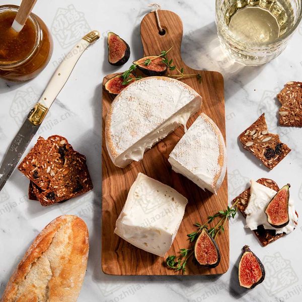 奶酪之家 山羊雪奶酪(Nieve de Cabra - Soft Ripened Spanish Goat's Milk Cheese)拼盘图