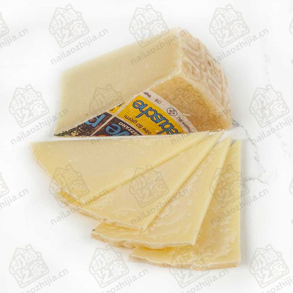 奶酪之家 皮亚韦陈年奶酪（DOP-12个月）-（Piave Vecchio DOP Cheese Aged 12 Months）切片图