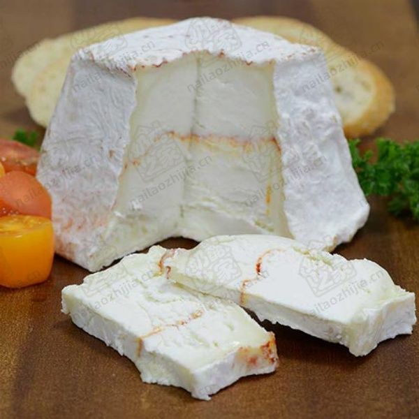 奶酪之家  派珀金字塔奶酪（Piper's Pyramide Goat Cheese）半切图