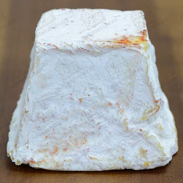 奶酪之家  派珀金字塔奶酪（Piper's Pyramide Goat Cheese）整体图