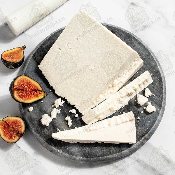 奶酪之家 咸乳清奶酪（Ricotta Salata Cheese）切片图