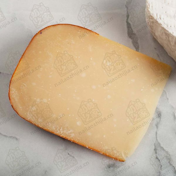 奶酪之家 绵羊奶高达奶酪(Sheeps Milk Gouda Cheese)切片图