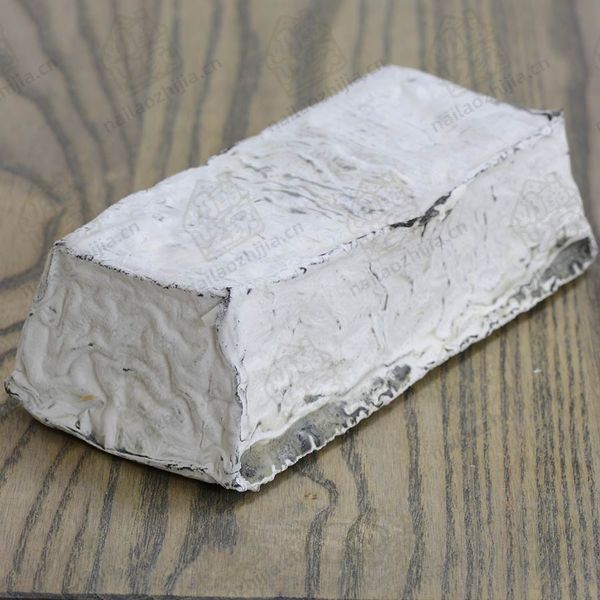 奶酪之家 索菲亚灰皮山羊奶酪（Sofia Ashed Goat Cheese）整体图