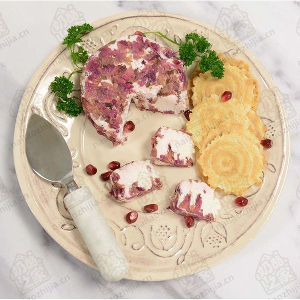 奶酪之家  茶玫瑰山羊奶酪（Tea Rose Goat Milk Cheese）拼盘图